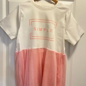 White and Pink Graphic T-shirt